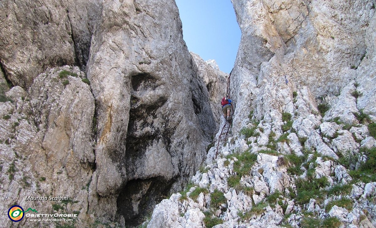 11 Ecco il canalone, ecco la prima scaletta....JPG